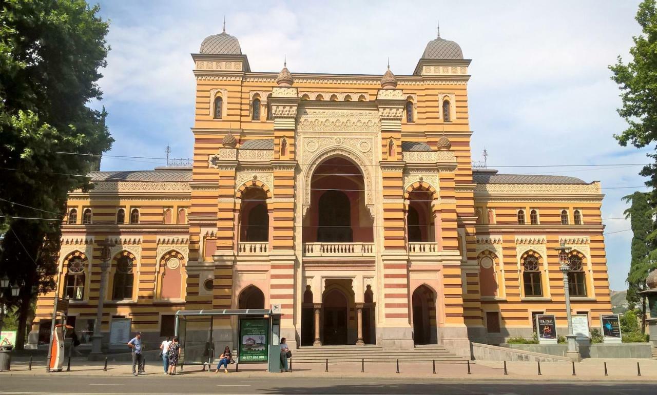 Parliament On Rustaveli Studio 第比利斯 外观 照片
