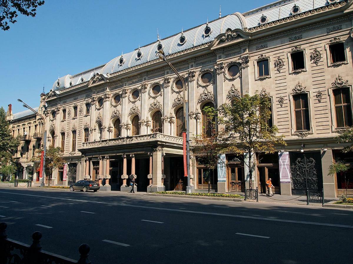 Parliament On Rustaveli Studio 第比利斯 外观 照片